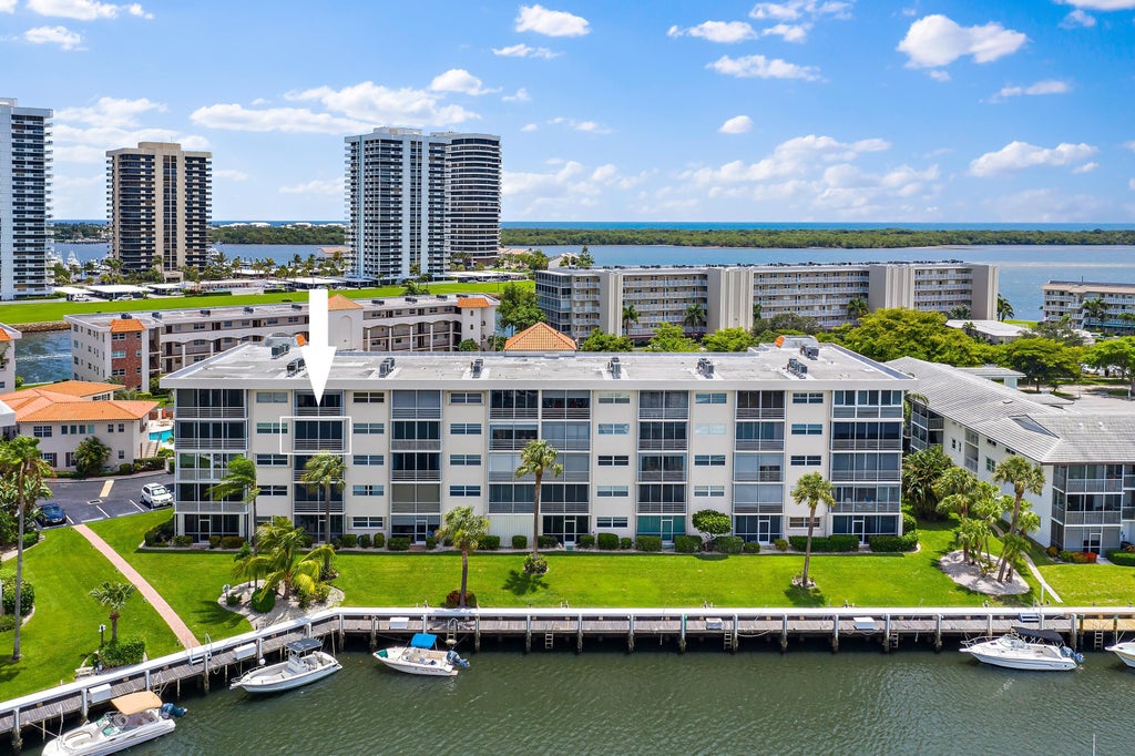 29 Yacht Club Dr #407, North Palm Beach