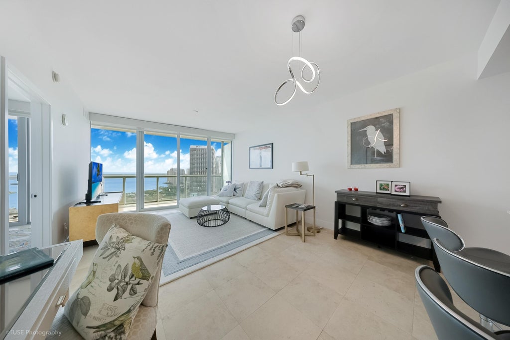888 Biscayne Blvd #3702, Miami