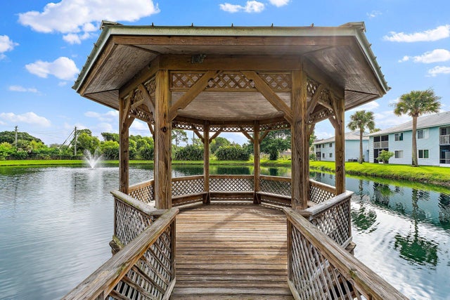 4 of 50 - 212 Se Village Drive #212, Port Saint Lucie, FL