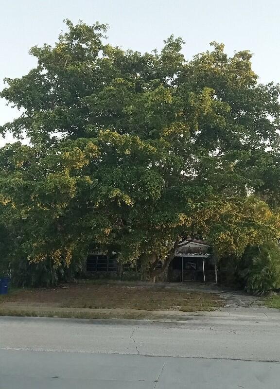 1363 Ne 181 St, North Miami Beach