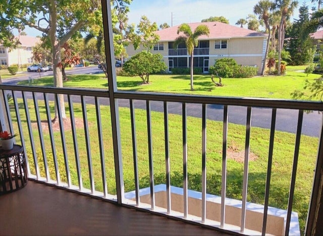 1537 Se Royal Green Circle #e #202, Port Saint Lucie