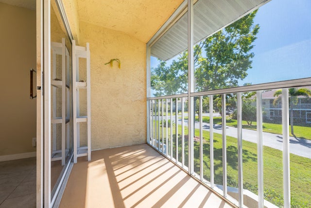 2 of 34 - 1537 Se Royal Green Circle #e #202, Port Saint Lucie, FL