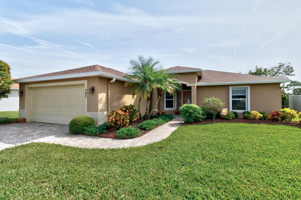 547 High Hawk Cir, Vero Beach