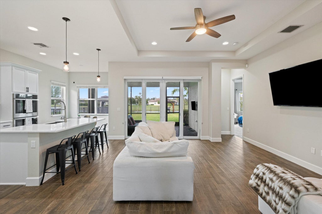 15121 Goldfinch Cir, The Acreage