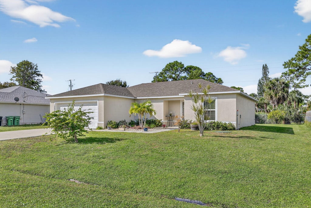 1898 Se Mantua St, Port Saint Lucie