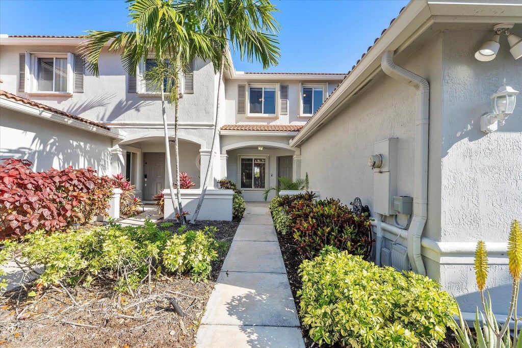 6204 Sandy Bank Ter, Riviera Beach