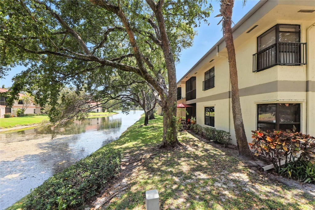 2881 Carambola Cir S #2072, Coconut Creek