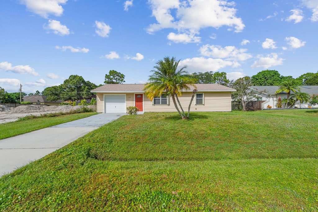 1642 Sw Import Dr, Port Saint Lucie