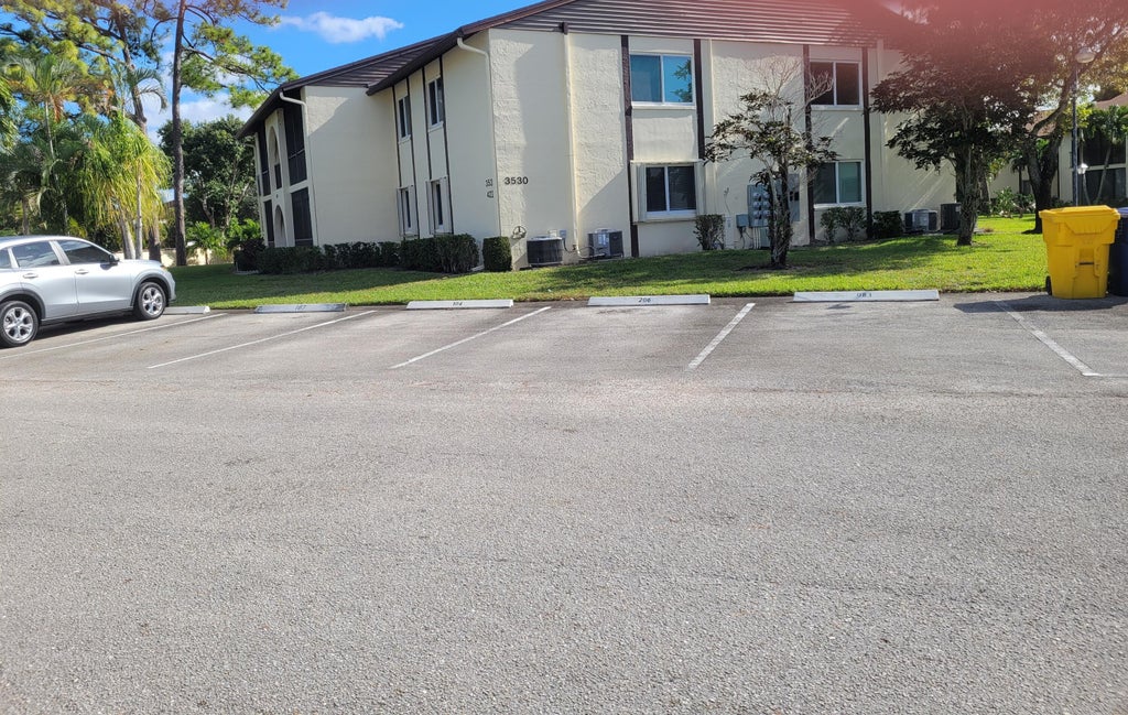3530 Lazy Pine Way #d-1, Greenacres