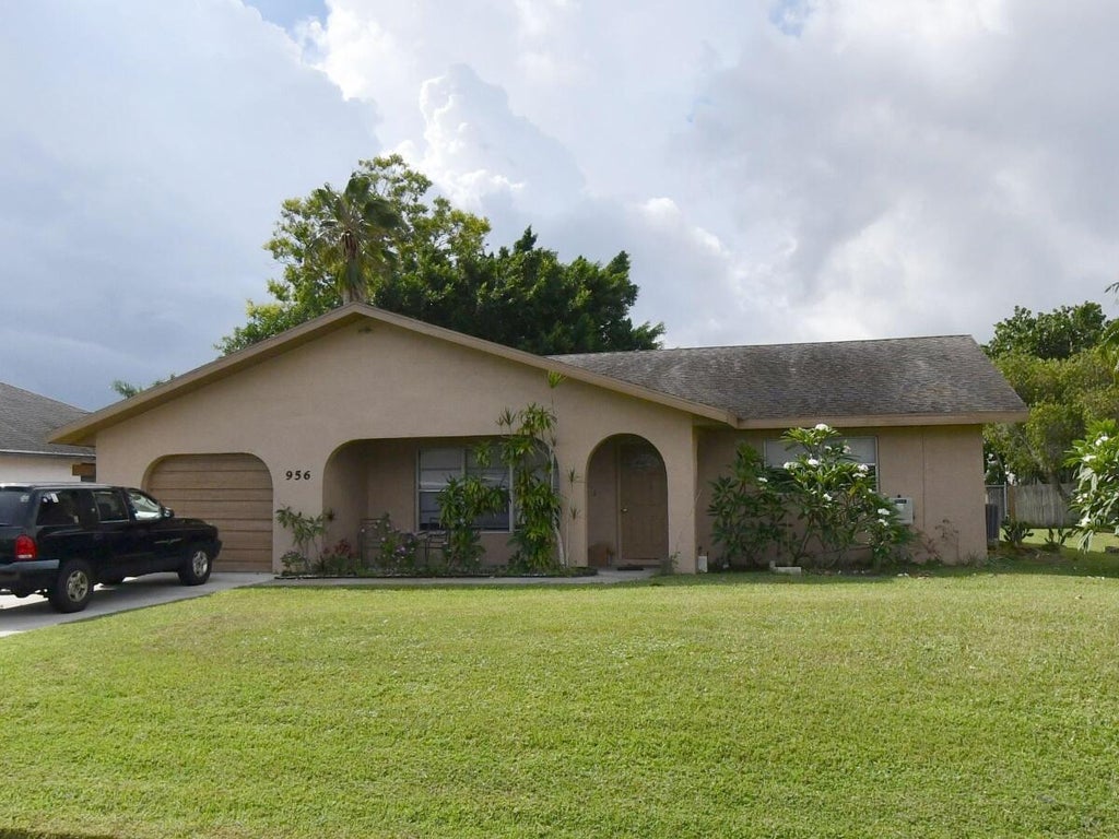 956 Se Brookedge Av, Port Saint Lucie