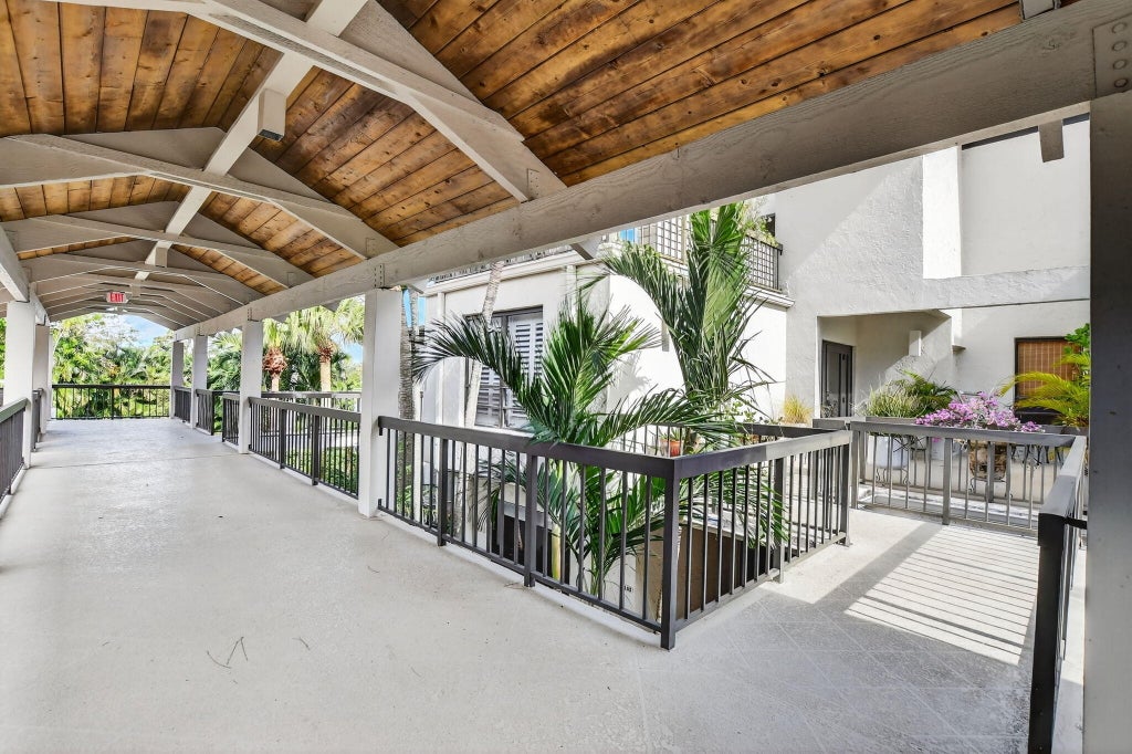 900 Greensward Lane #203-g, Delray Beach