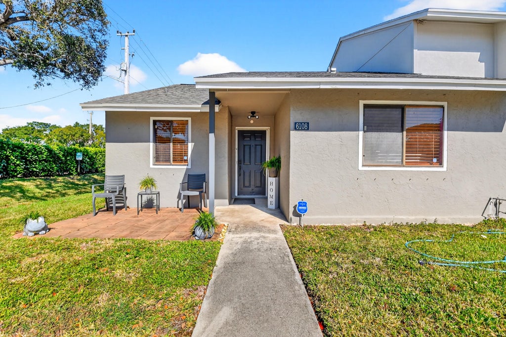 6108 Channel Dr, Greenacres