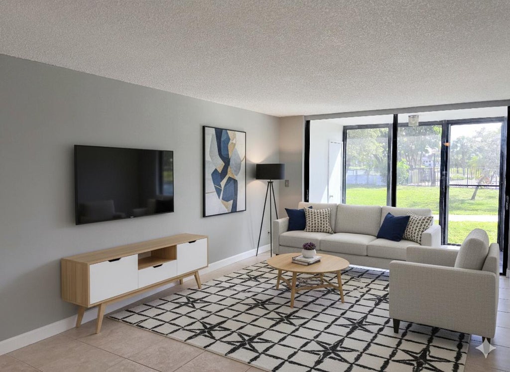 218 Lake Pointe Dr #108, Oakland Park