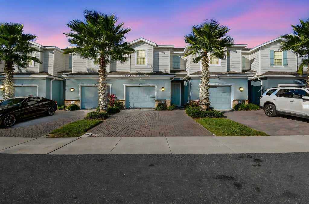 1820 Holden Ridge Lane, Clermont