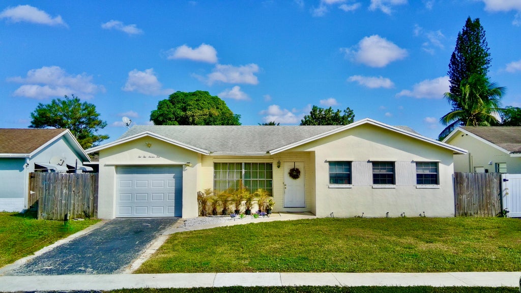 22710 Sw 65th Cir, Boca Raton