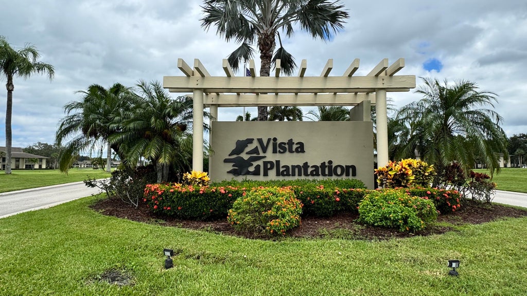 44 Plantation Dr #102, Vero Beach