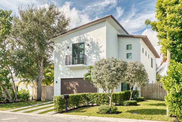 1517 N Lakeside Dr, Lake Worth Beach
