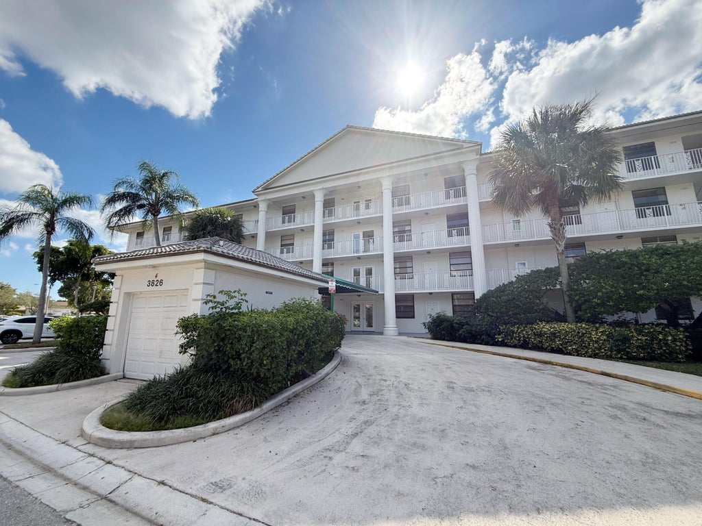 3826 Whitehall Dr #305, West Palm Beach
