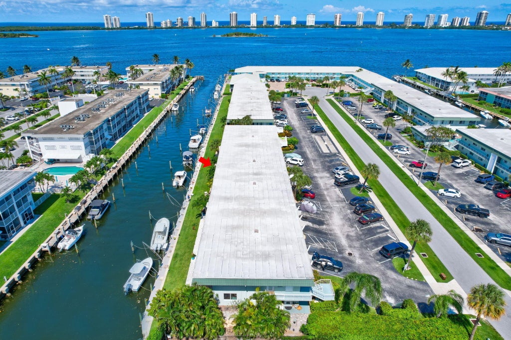 121 Wettaw Lane #211, North Palm Beach