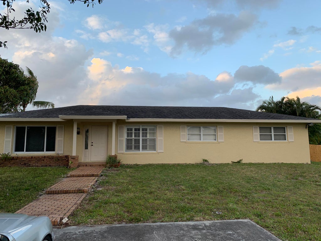 7086 Lawrence Road, Boynton Beach
