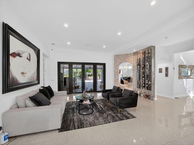 2 of 40 - 125 Pembroke Drive, Palm Beach Gardens, FL