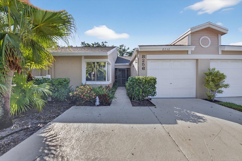 8256 Summerbreeze Lane, Boca Raton