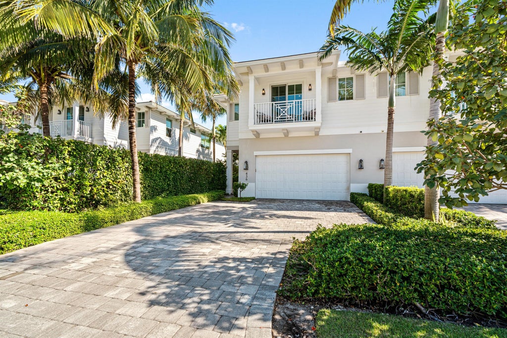436 Ne Wavecrest Way, Boca Raton