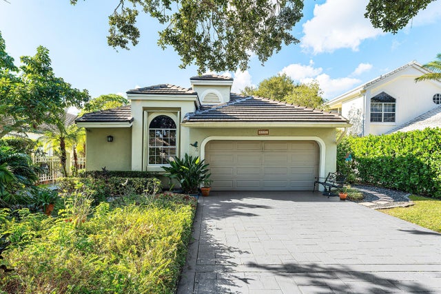 Photo of 6861 Briarlake Cir, Palm Beach Gardens FL