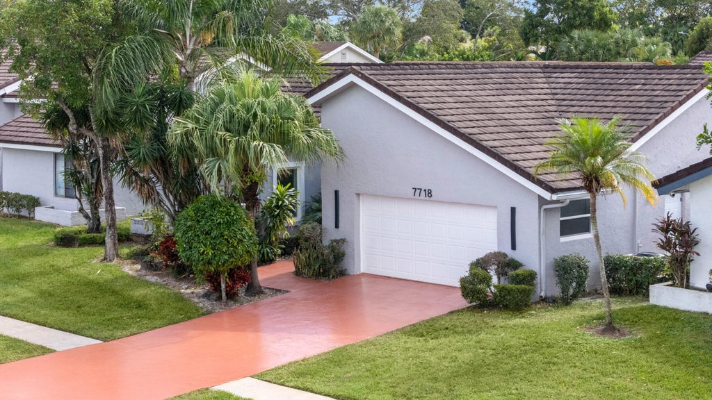 7718 San Mateo Dr E, Boca Raton