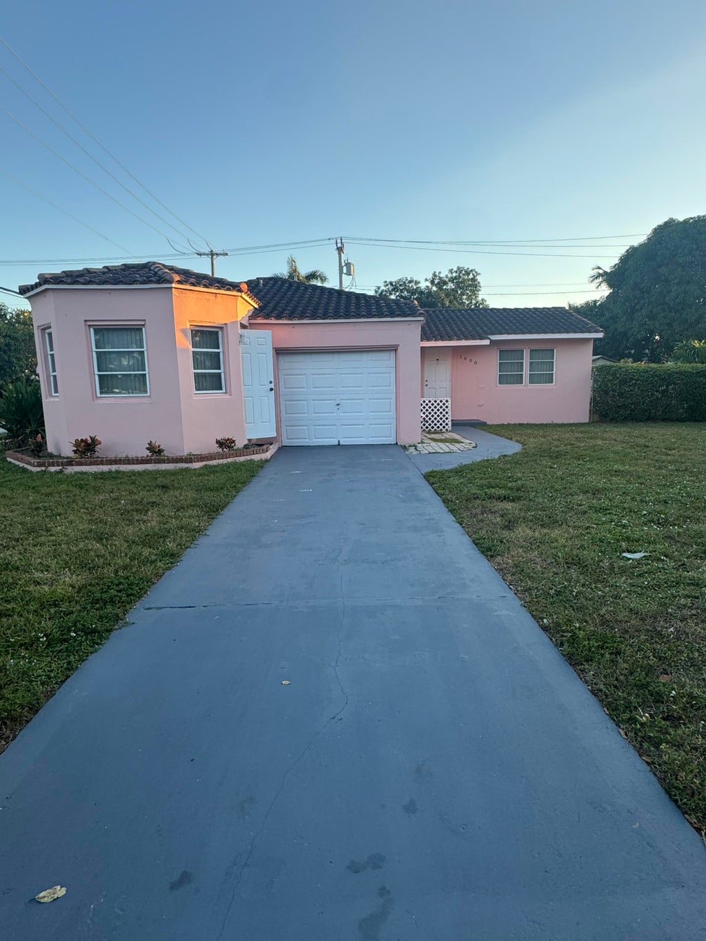 1600 Van Buren St, Hollywood