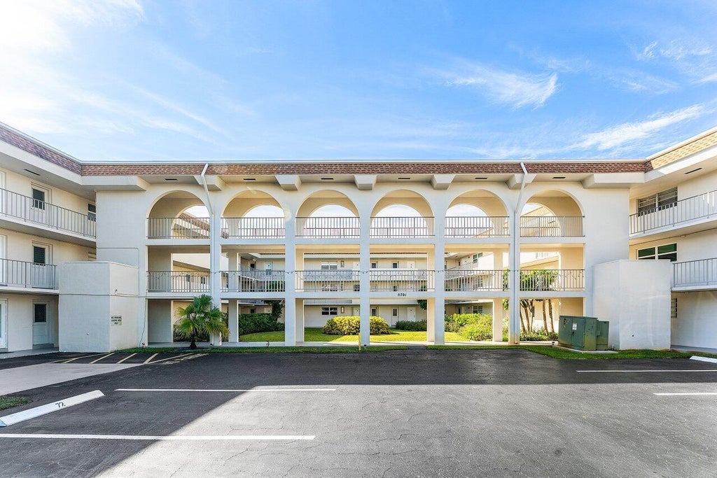 5701 Nw 2nd Avenue 105, Boca Raton