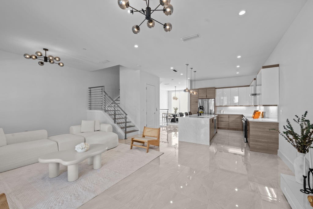 1731 Nw 40th Dr, Boca Raton