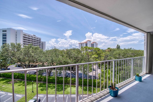 4 of 31 - 336 Golfview Road #518, North Palm Beach, FL