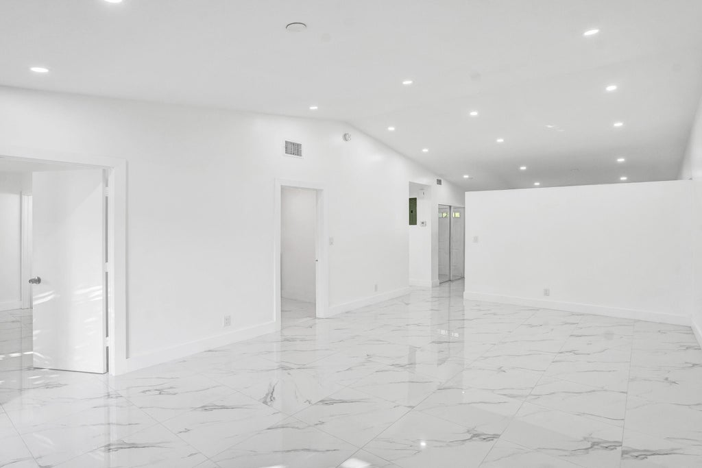 4736 Nw 5th Av, Deerfield Beach