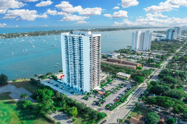 Photo of 5600 N Flagler Dr #407, West Palm Beach FL