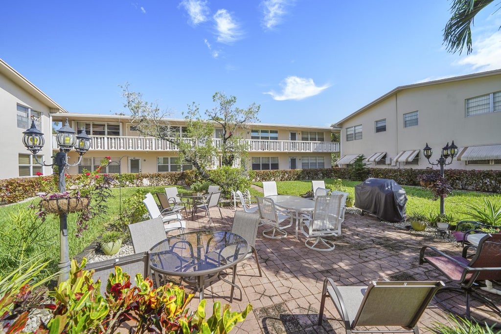 213 Cambridge I, West Palm Beach