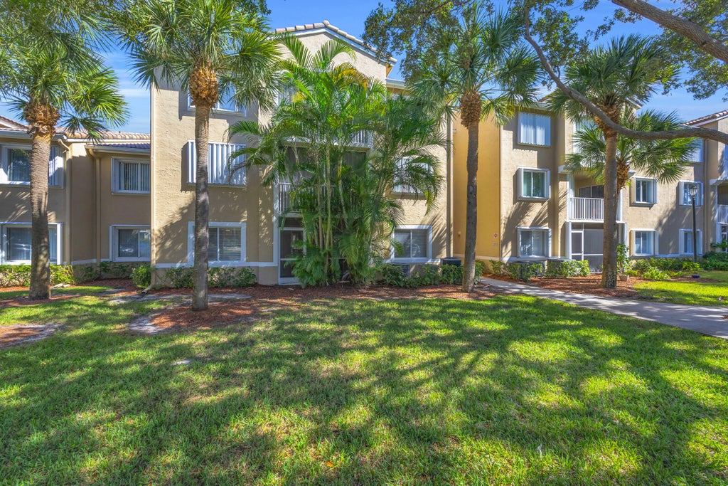 242 Village Blvd #2110, Tequesta