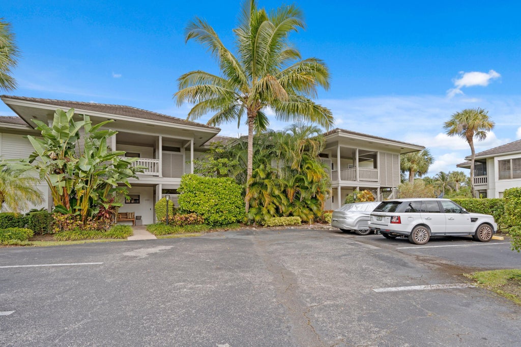 11830 Pebblewood Dr #202, Wellington