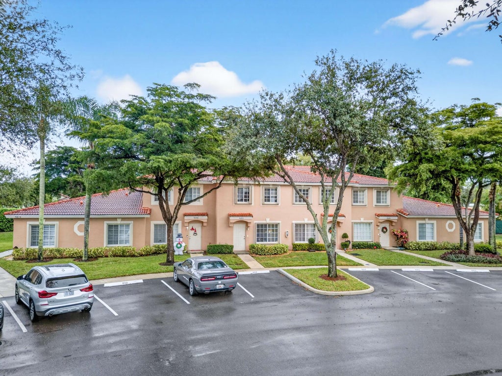 9880 Kamena Cir, Boynton Beach
