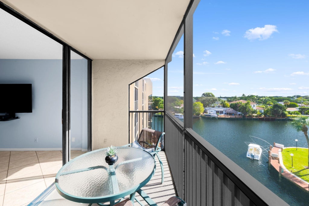 15 Royal Palm Way #505, Boca Raton