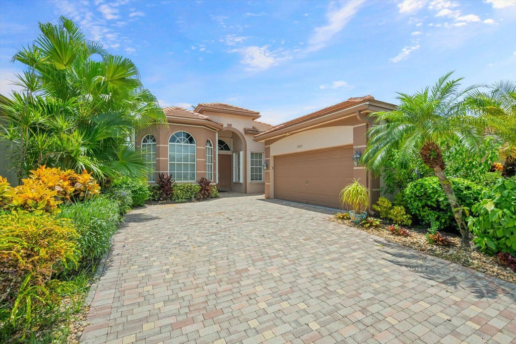 10870 Royal Devon Way, Lake Worth