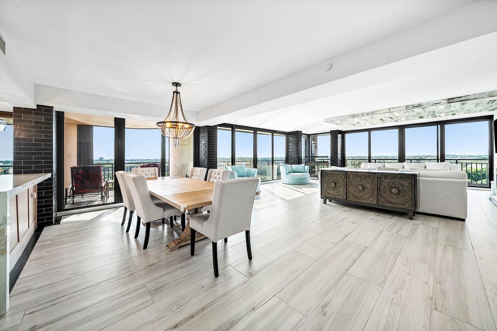 2427 Presidential Way #802, West Palm Beach