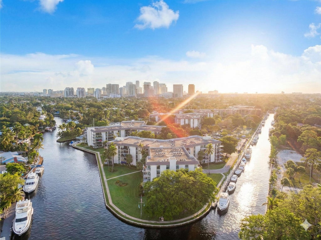 1201 River Reach Dr #207, Fort Lauderdale