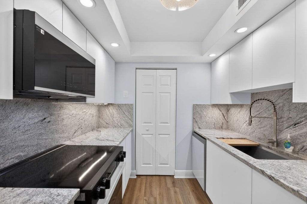 3000 N Ocean Dr #14g, Singer Island