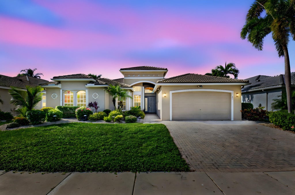 13197 Alhambra Lake Cir, Delray Beach