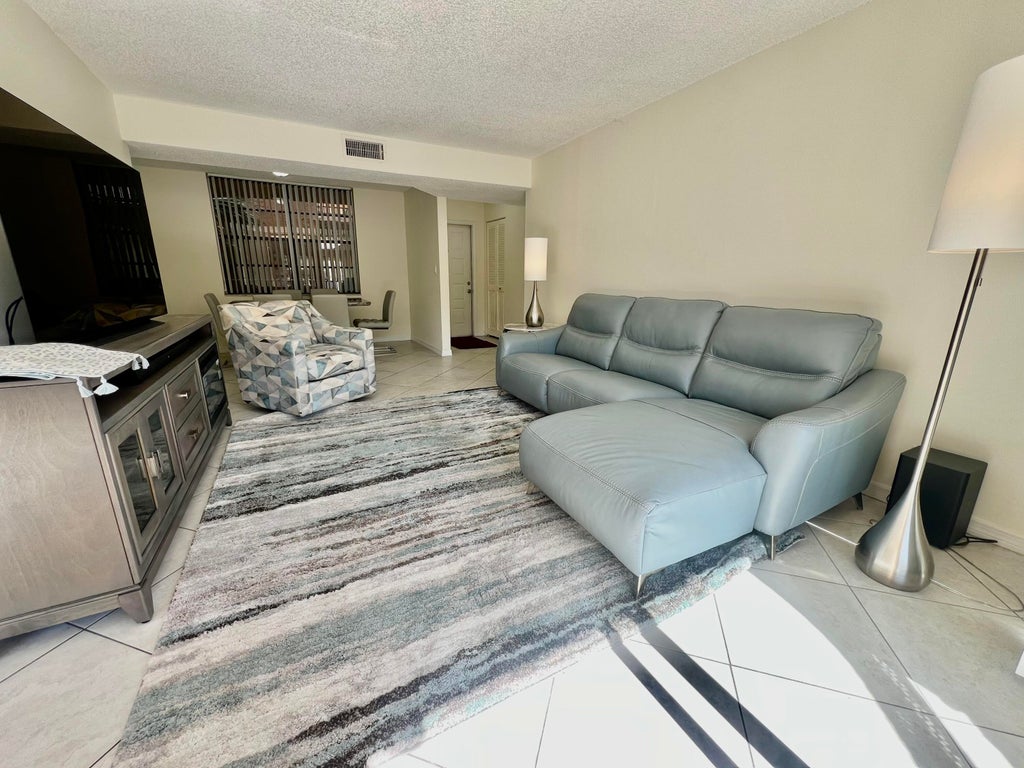 3590 Blue Lake Dr #304, Pompano Beach