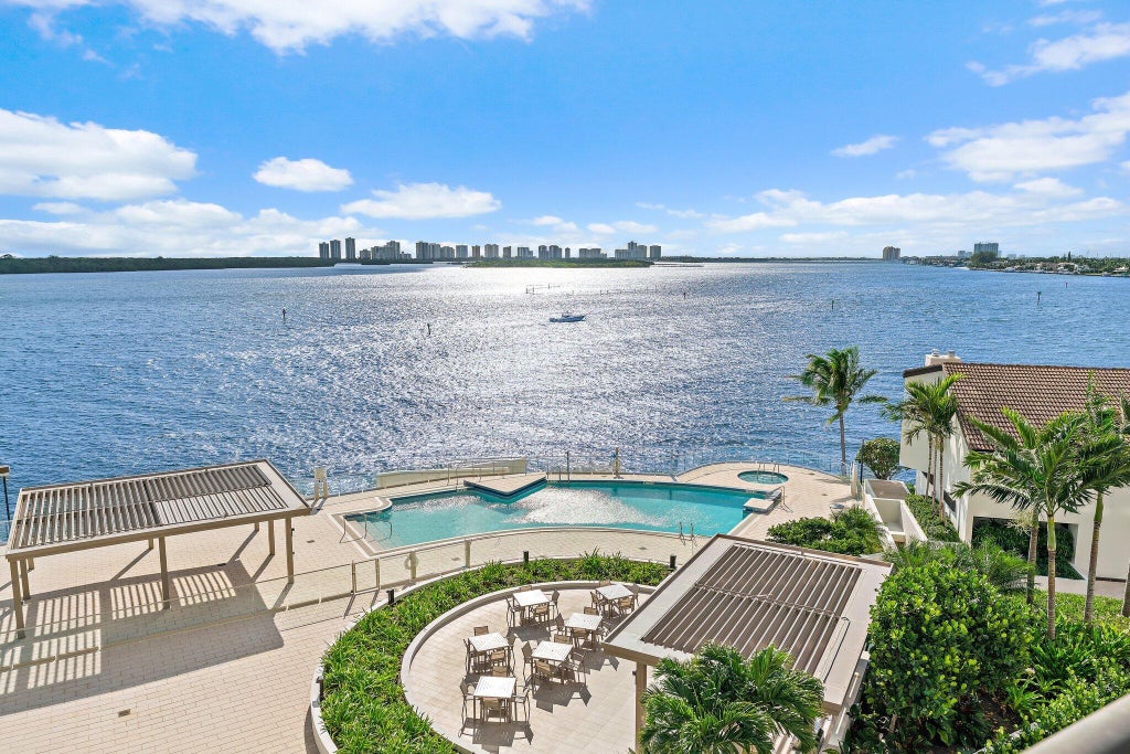 100 Lakeshore Dr #457, North Palm Beach