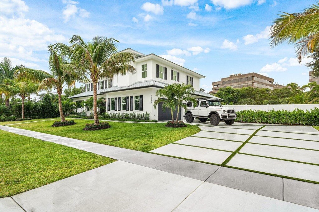 11823 Lake Shore Place, Palm Beach Gardens