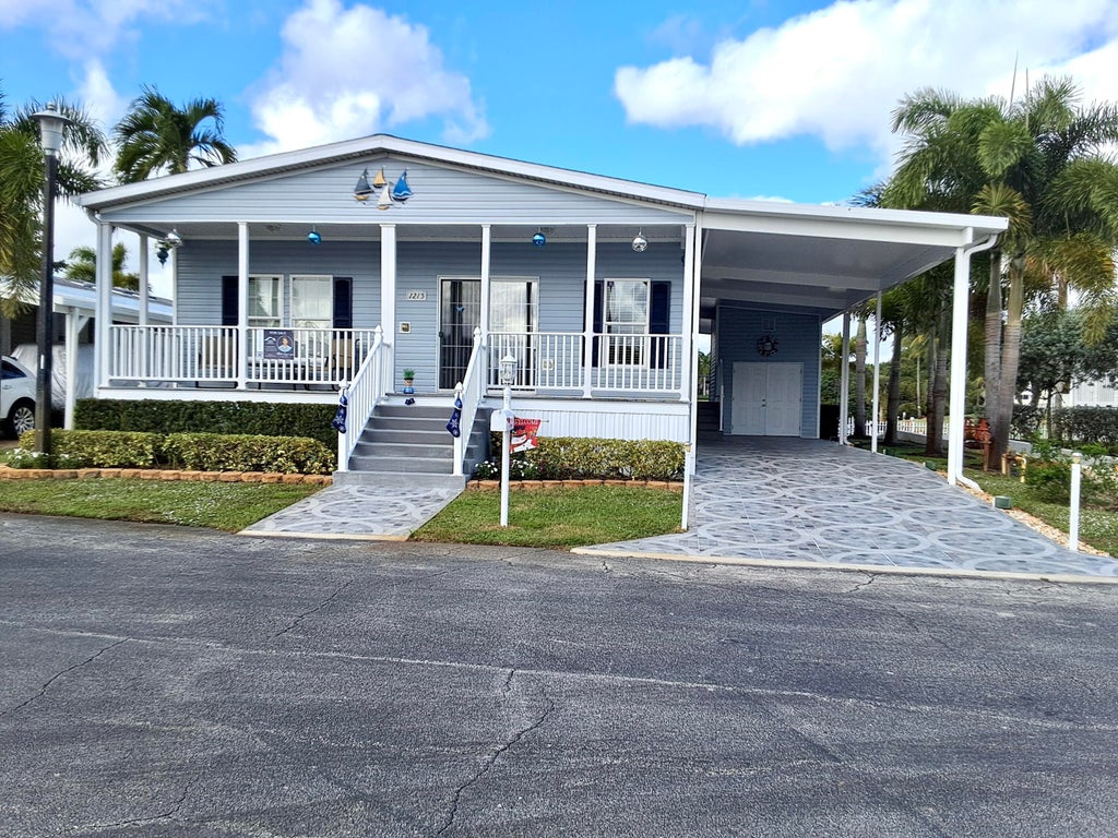 1215 Poinsettia Dr, Deerfield Beach