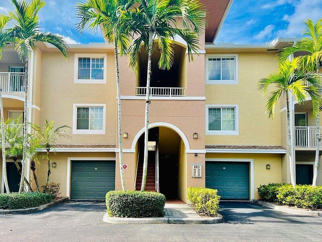 Photo of 6511 Emerald Dunes Dr #208, West Palm Beach FL